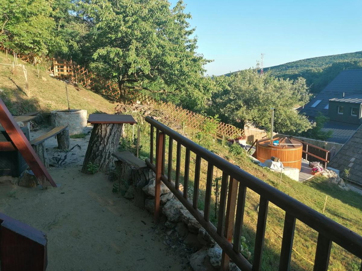 Ferienwohnung Bobita Haza Eplény Exterior foto
