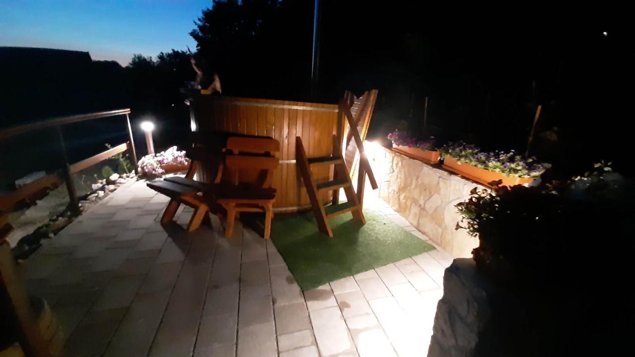 Ferienwohnung Bobita Haza Eplény Exterior foto