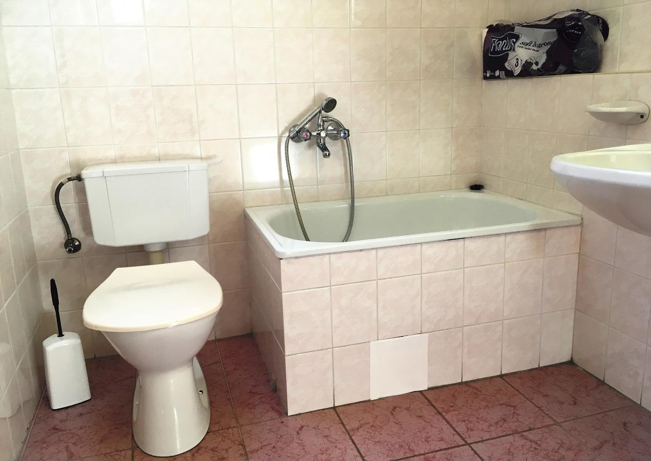 Ferienwohnung Bobita Haza Eplény Exterior foto