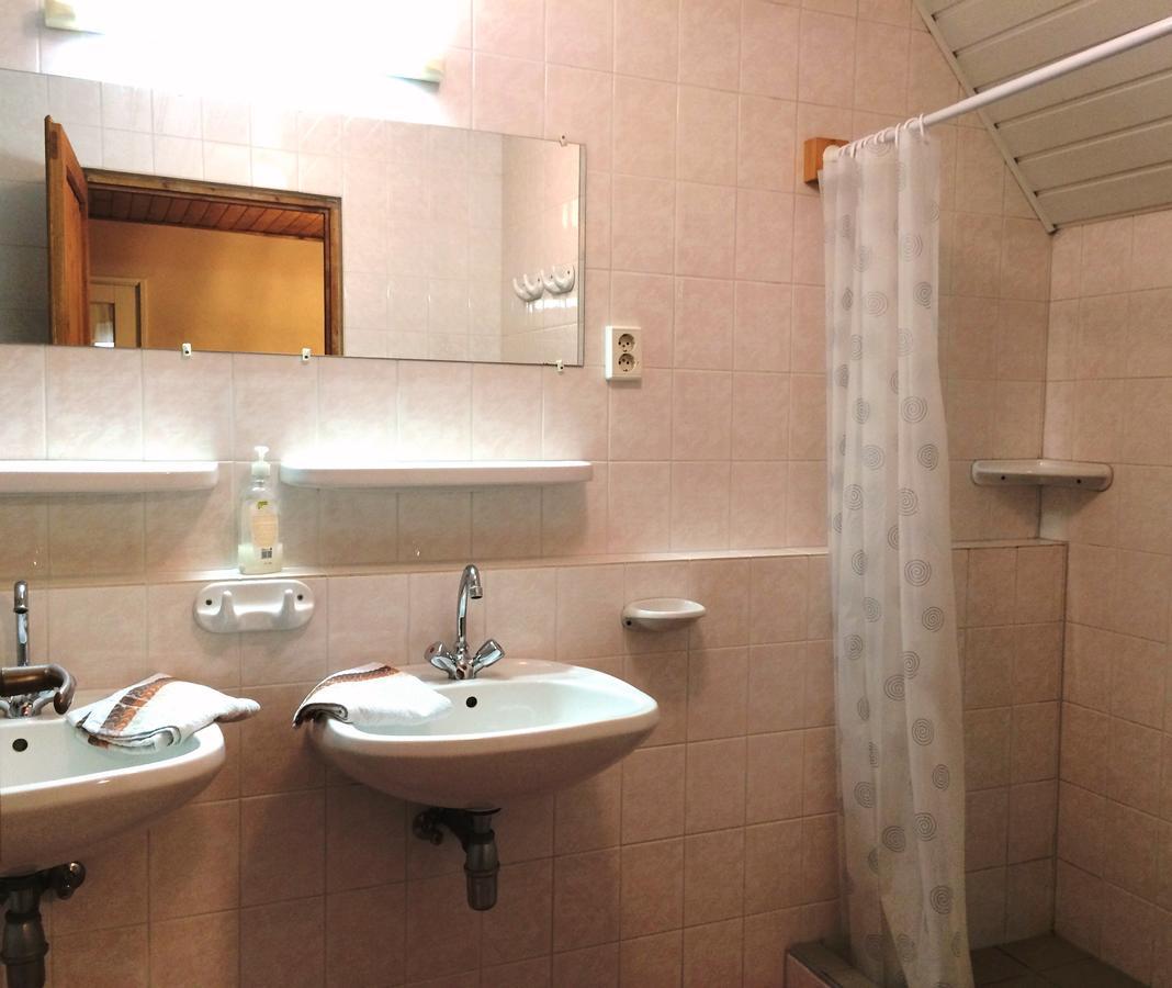 Ferienwohnung Bobita Haza Eplény Exterior foto