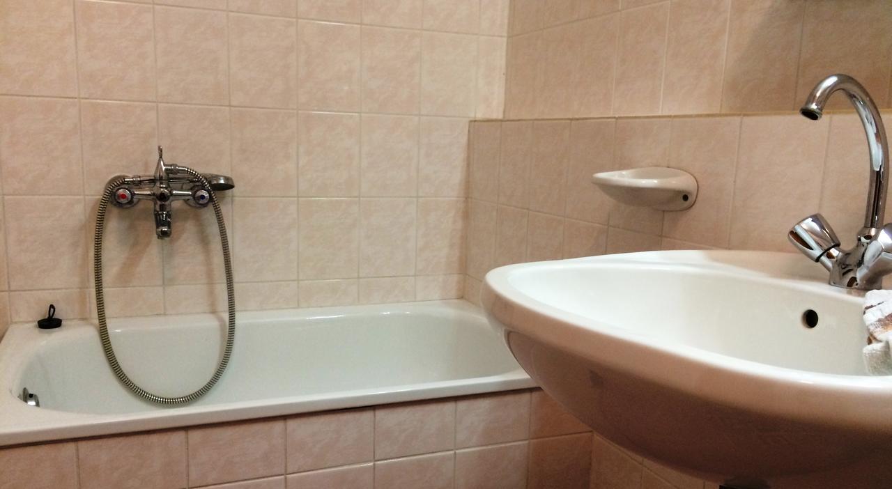 Ferienwohnung Bobita Haza Eplény Exterior foto